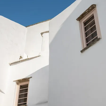 Th_eros House Istérnia